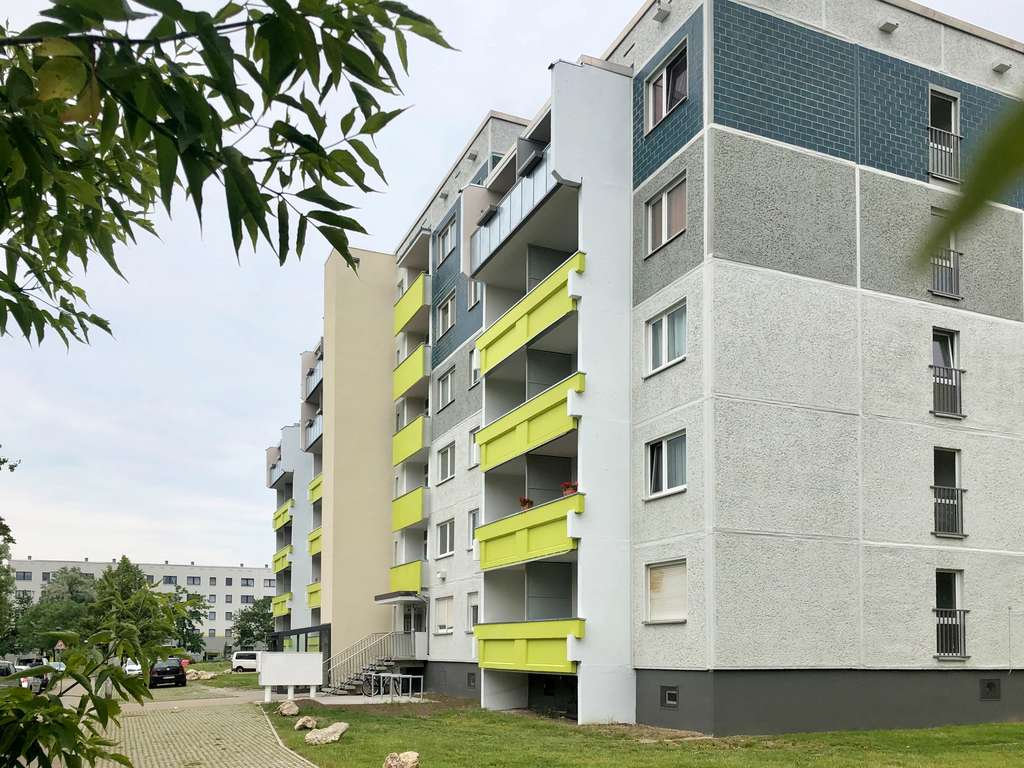 Thumbnail-Wohnung zum Mieten in Halle 244,00 € 34.48 m²