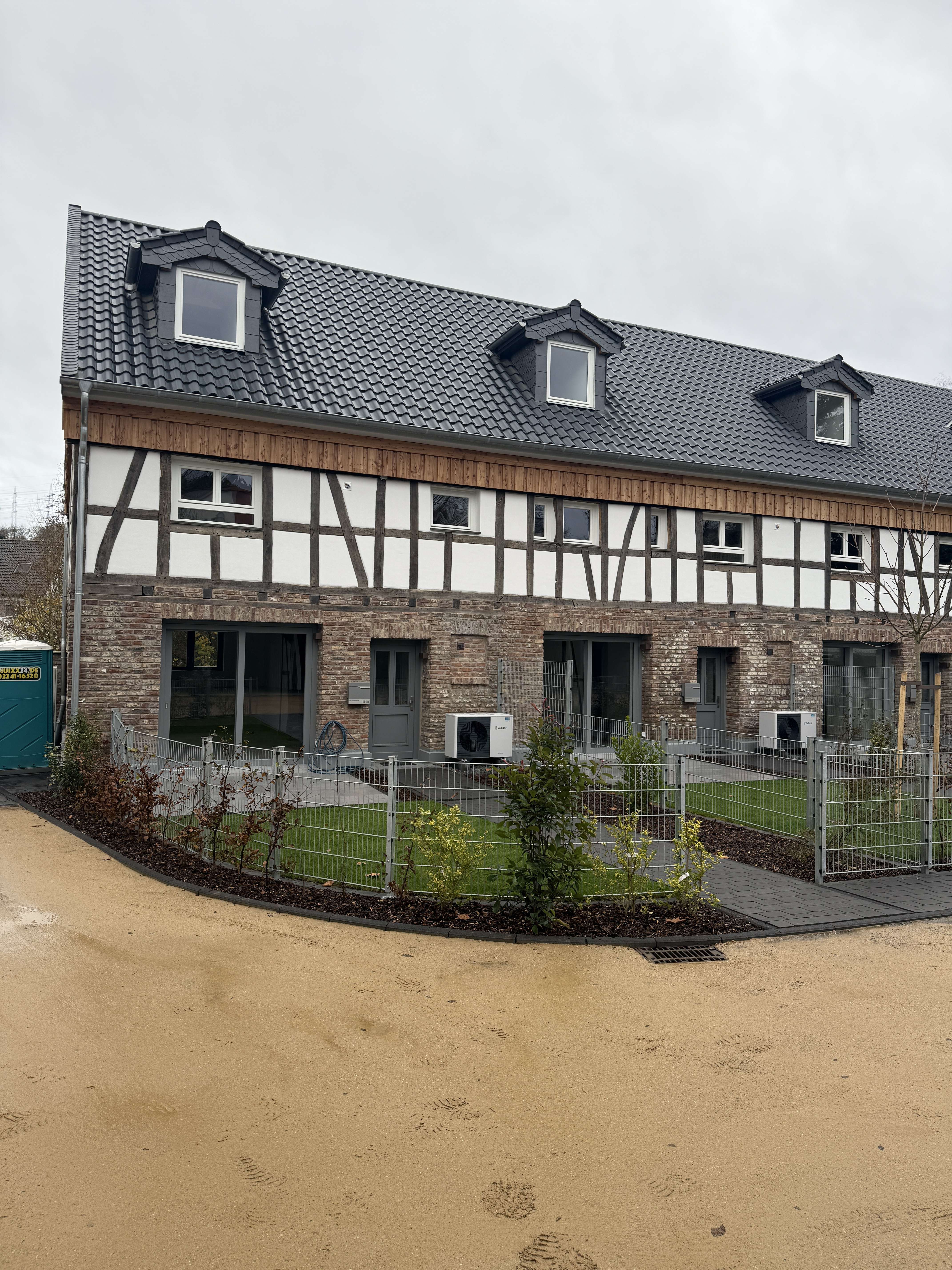 Thumbnail-Haus zum Mieten in Hennef 1.650,00 € 104 m²