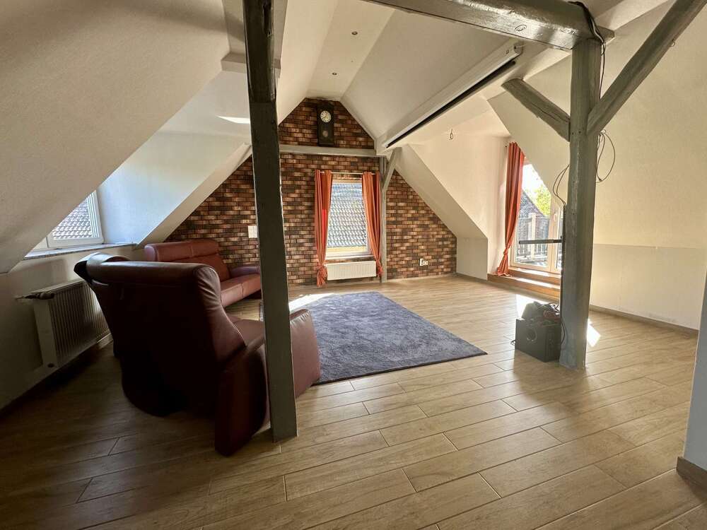 Thumbnail-Wohnung zum Mieten in Garbsen 1.500,00 € 120 m²