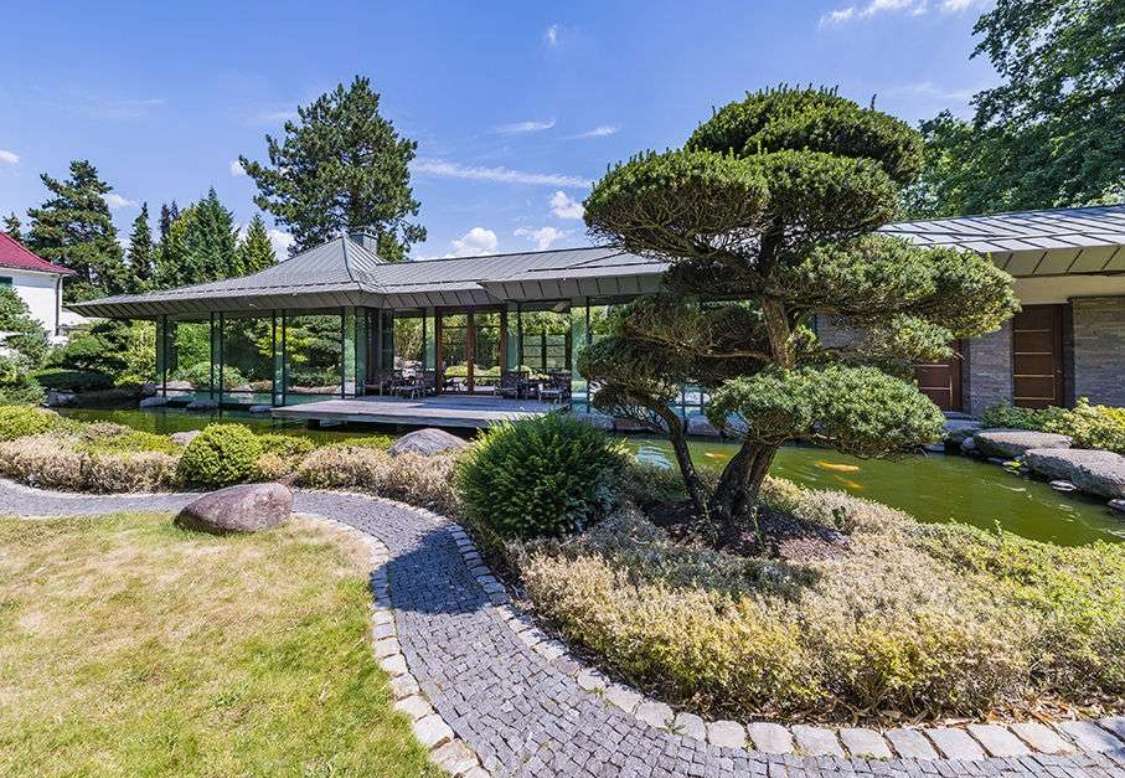 Thumbnail-Haus zum Kaufen in Solingen 1.500.000,00 € 200 m²