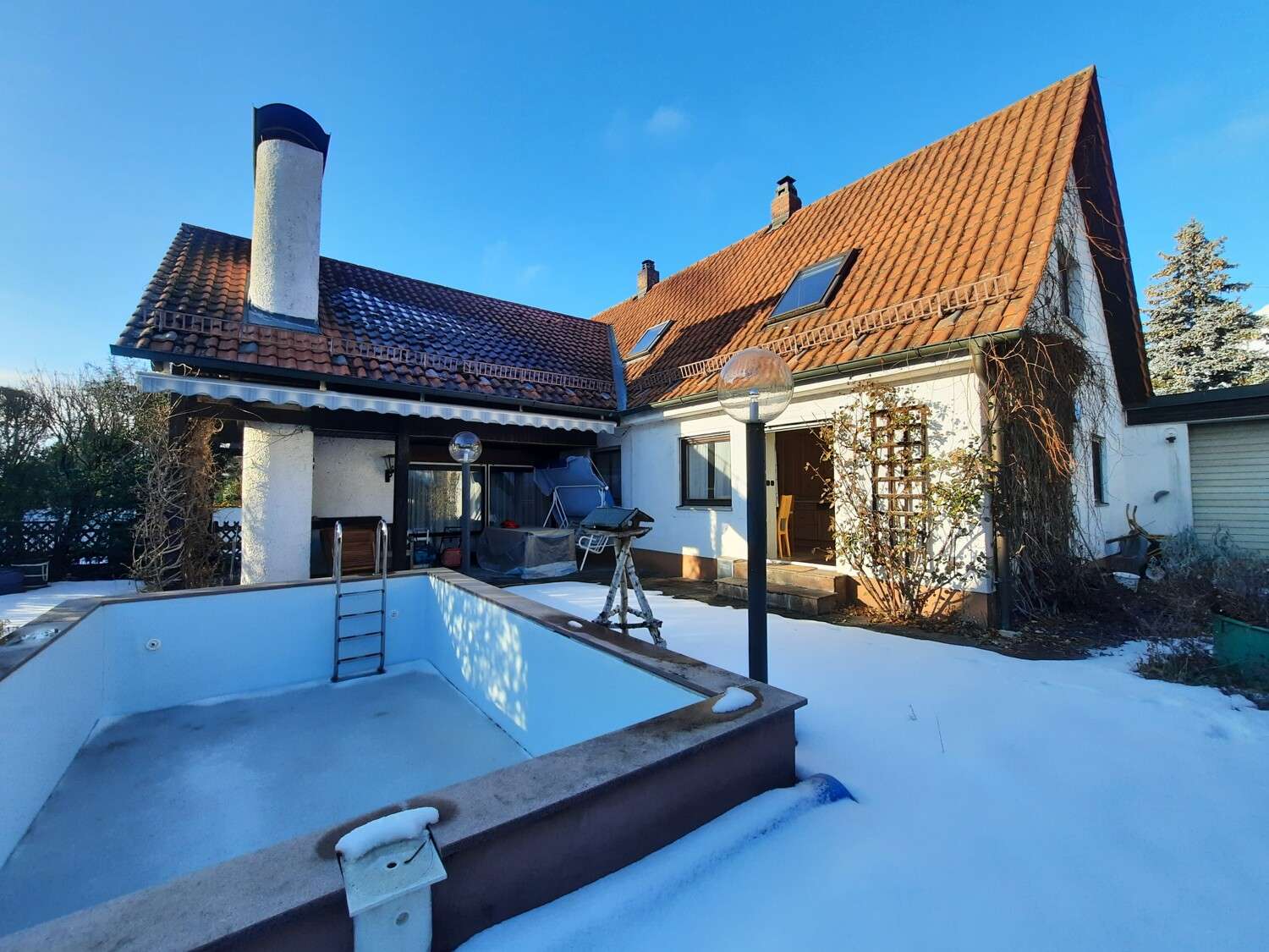 Thumbnail-Haus zum Kaufen in Regensburg Schwabelweis 595.000,00 € 246 m²