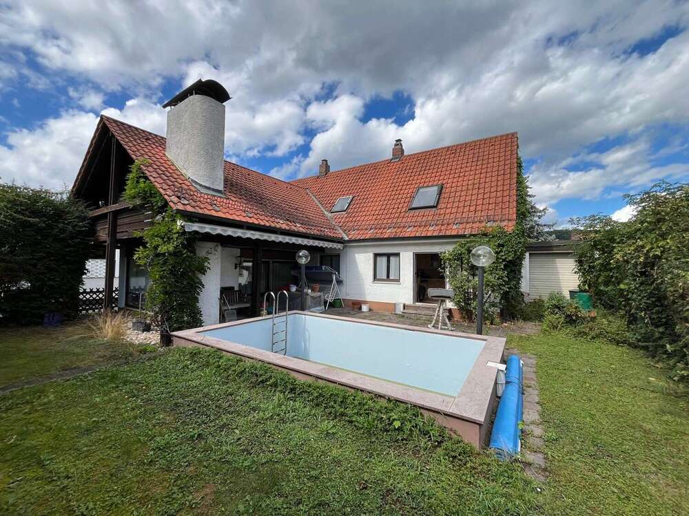 Thumbnail-Haus zum Kaufen in Regensburg Schwabelweis 595.000,00 € 246 m²