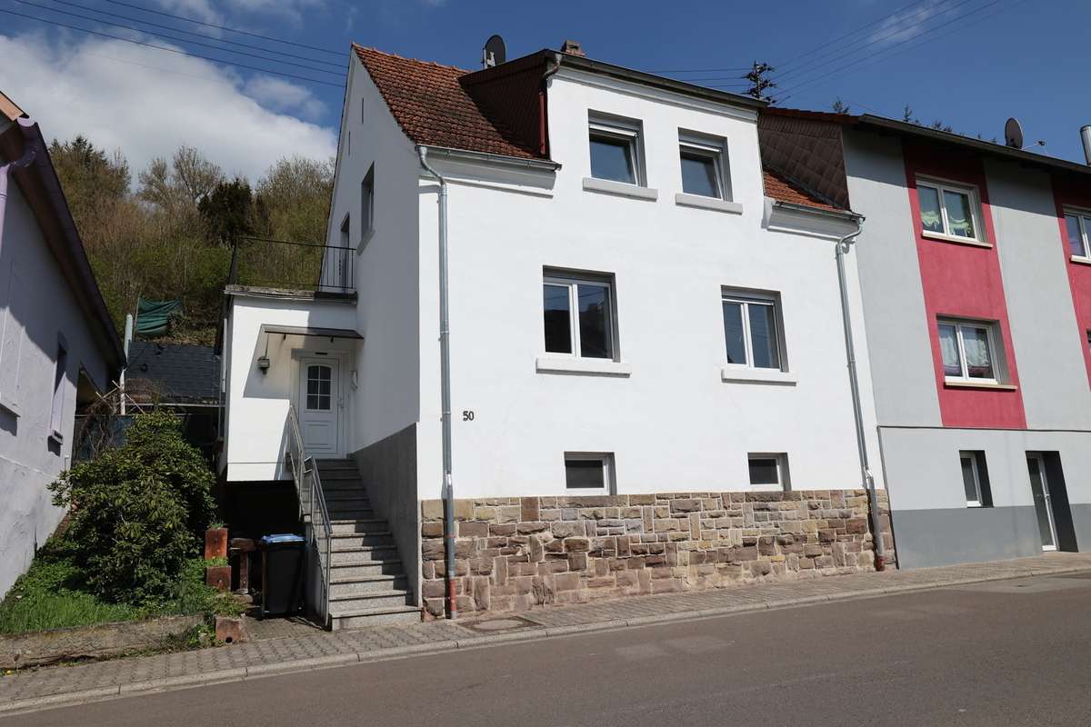 Thumbnail-Haus zum Kaufen in Reipoltskirchen 89.000,00 € 106 m²