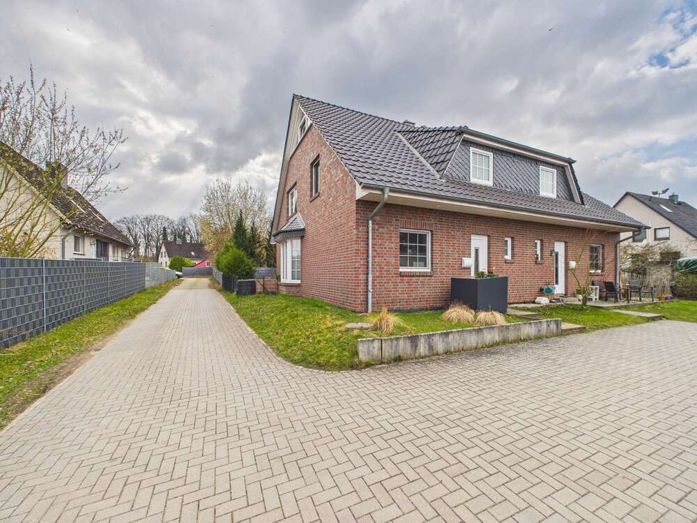 Thumbnail-Haus zum Kaufen in Barnstedt 849.000,00 € 295.08 m²