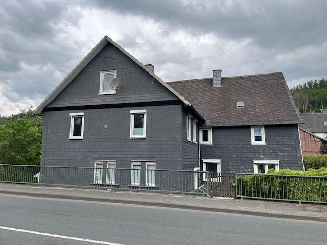 Thumbnail-Haus zum Kaufen in Bad Laasphe - Niederlaasphe 215.000,00 € 197 m²