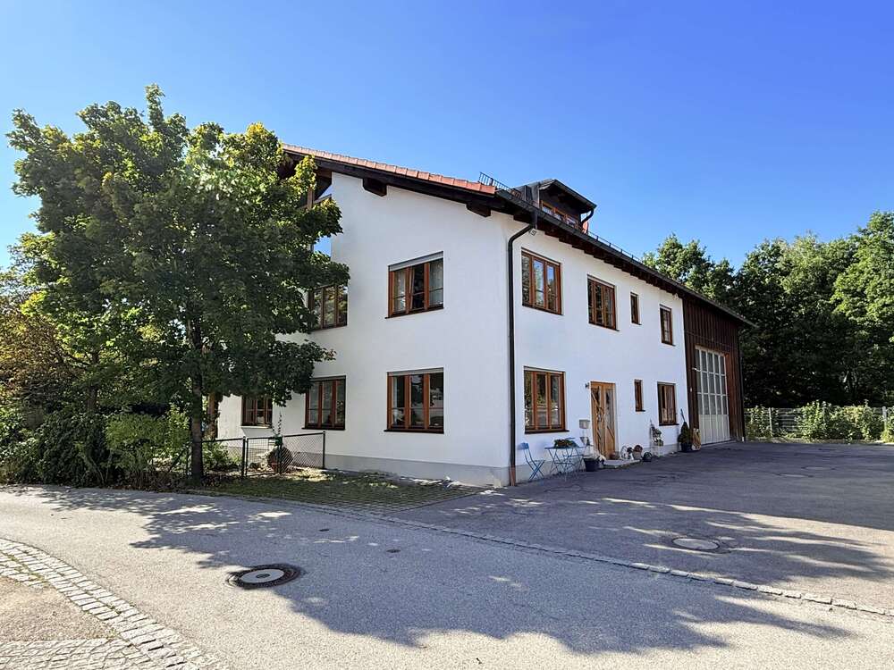 Thumbnail-Haus zum Mieten in Krailling 5.700,00 € 187 m²