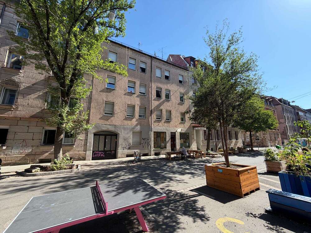 Thumbnail-Haus zum Kaufen in Nürnberg 1.350.000,00 € 655 m²