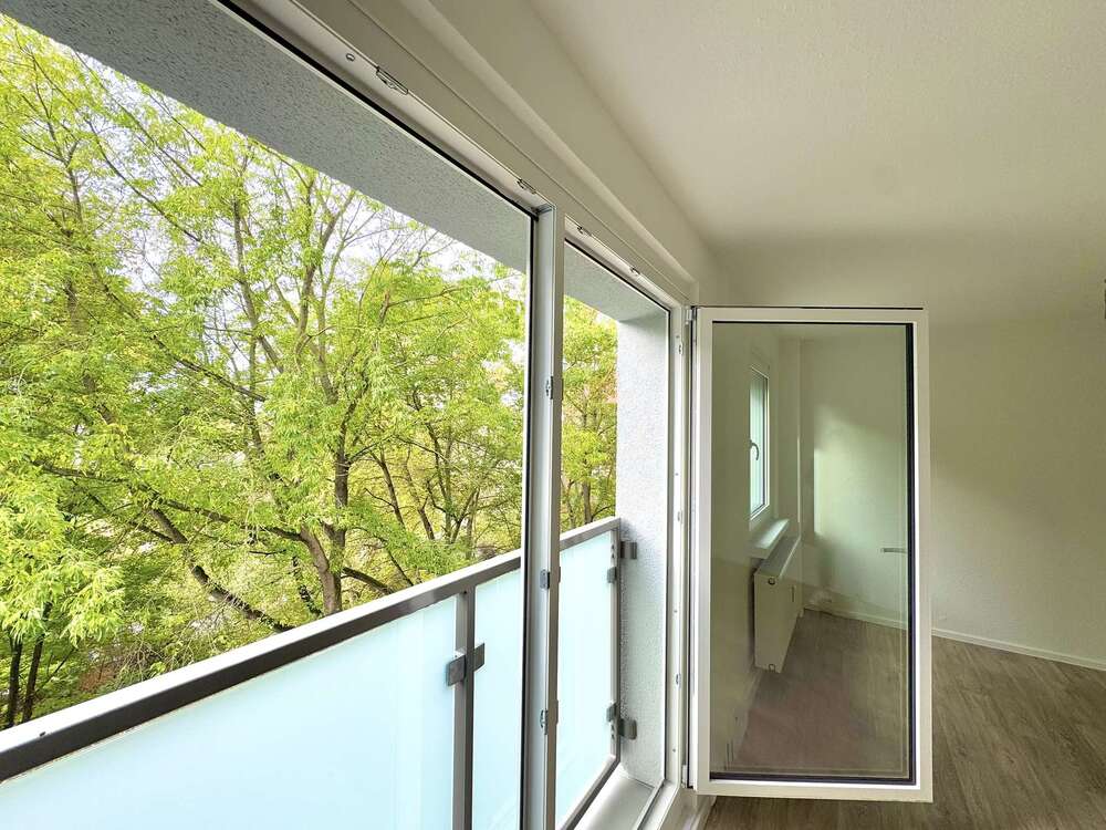 Thumbnail-Wohnung zum Mieten in Halle 470,00 € 55.29 m²