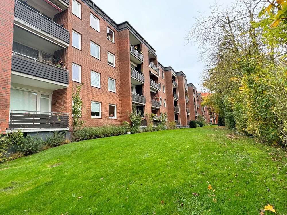 Thumbnail-Wohnung zum Kaufen in Pinneberg 249.000,00 € 90 m²