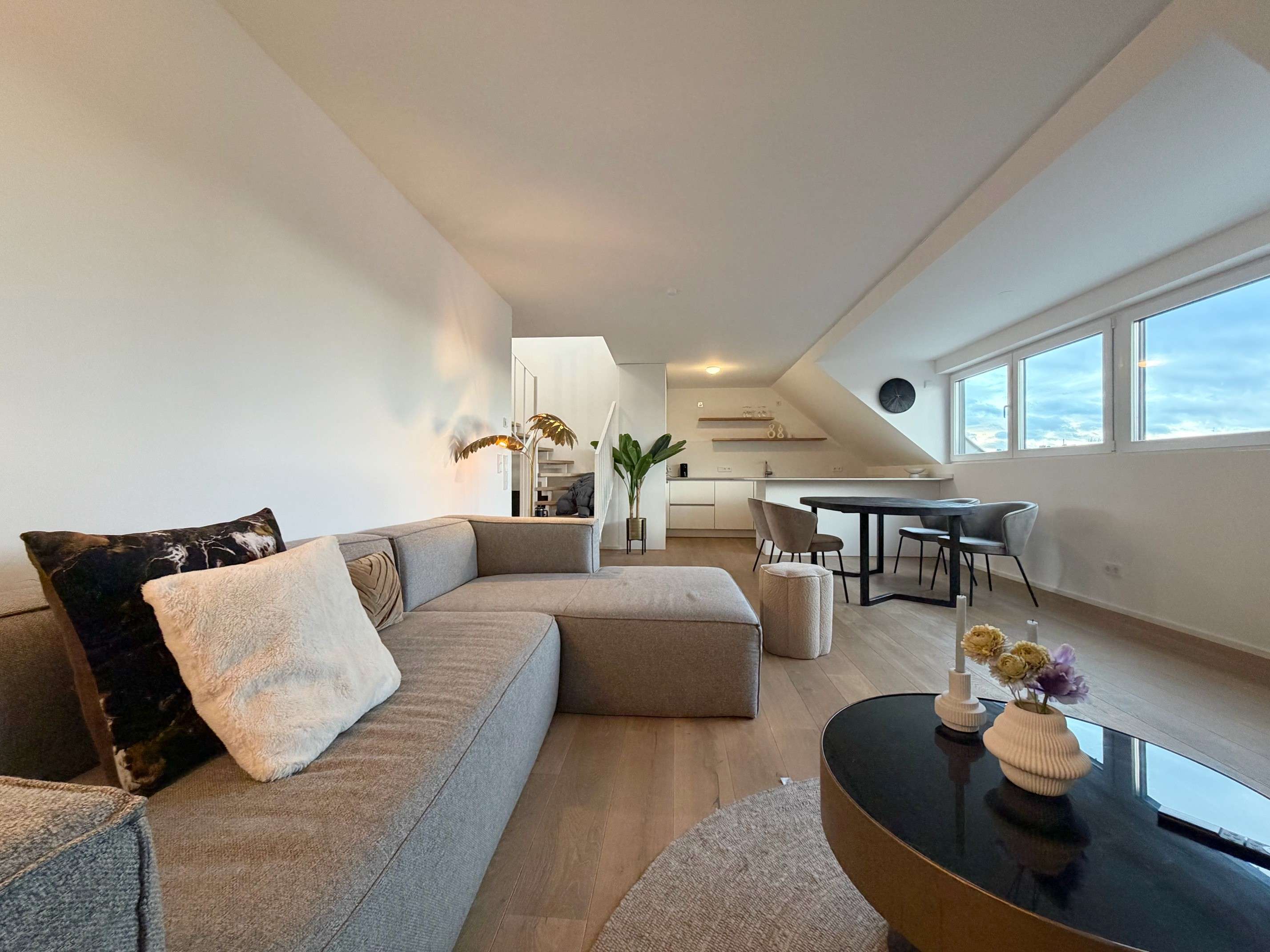 Thumbnail-Wohnung zum Mieten in Köln 3.200,00 € 122.38 m²
