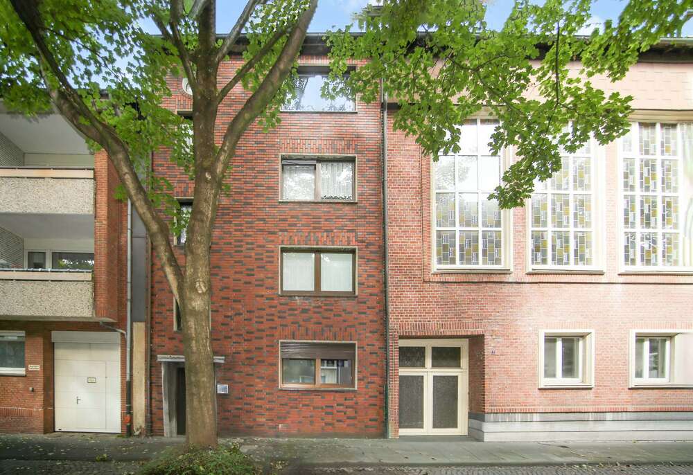 Thumbnail-Haus zum Kaufen in Duisburg 225.000,00 € 210 m²