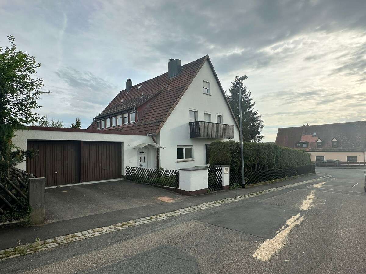 Thumbnail-Haus zum Kaufen in Lauf an der Pegnitz 639.000,00 € 201 m²