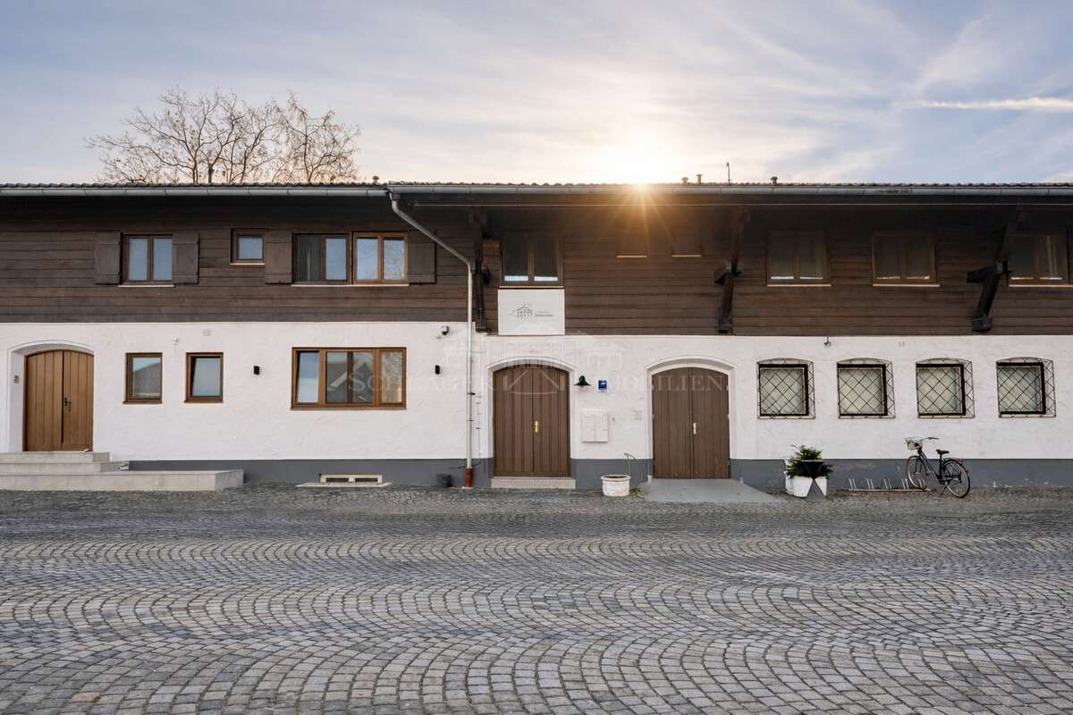 Thumbnail-Wohnung zum Mieten in Taufkirchen 5.600,00 € 168 m²