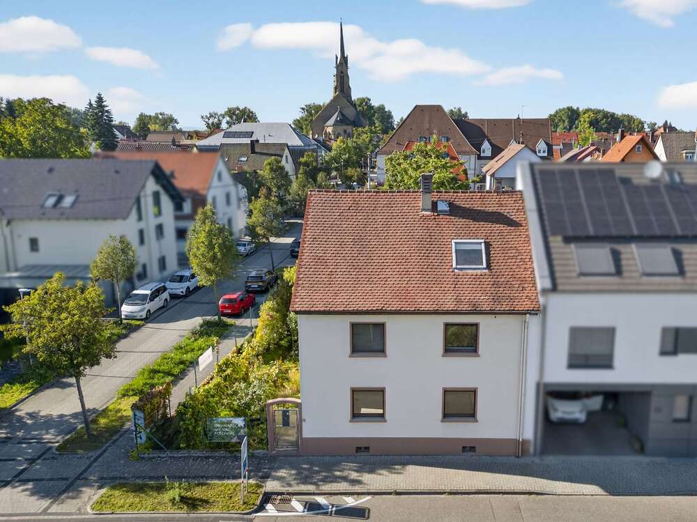 Thumbnail-Haus zum Kaufen in Karlsruhe Neureut 849.000,00 € 180 m²
