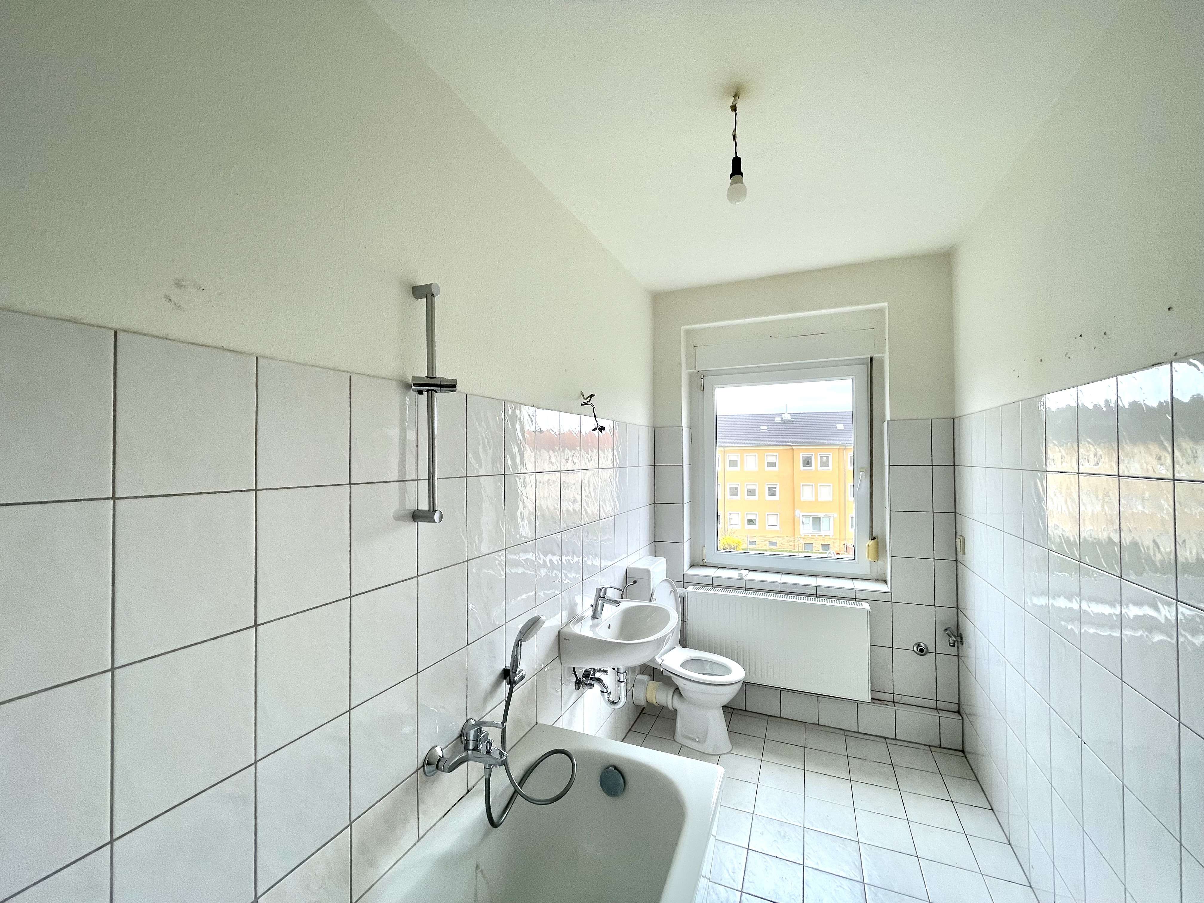 Thumbnail-Wohnung zum Mieten in Bitterfeld-Wolfen OT Wolfen 420,36 € 64.67 m²