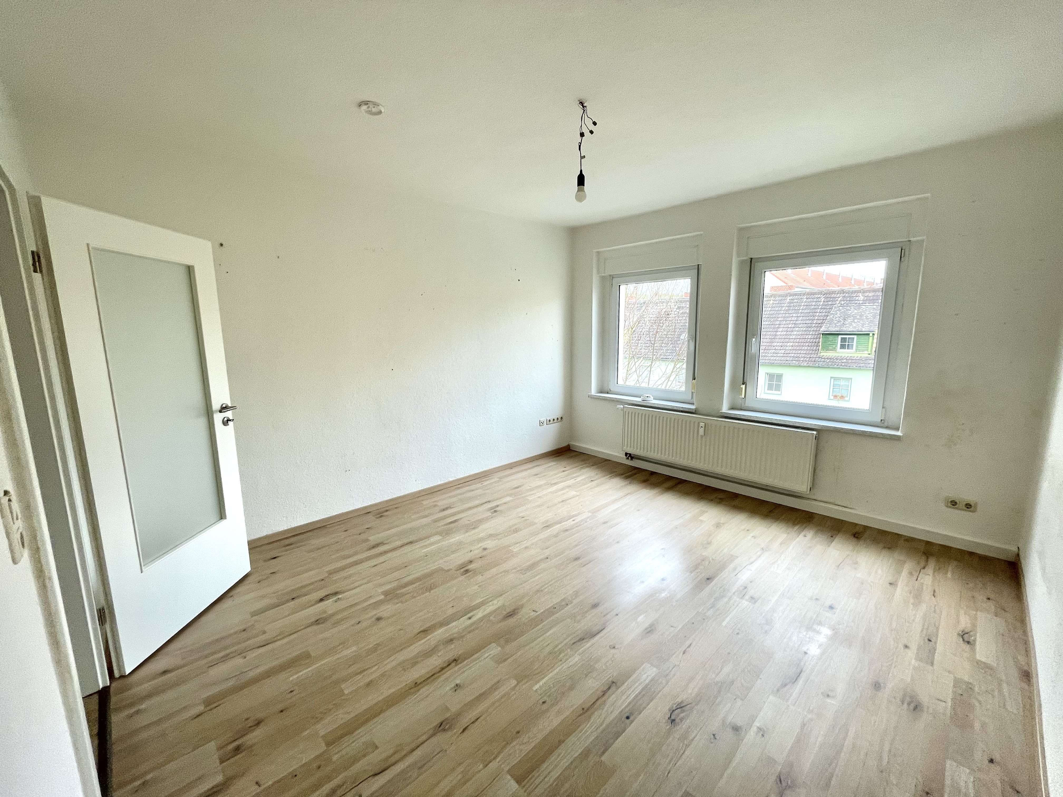 Thumbnail-Wohnung zum Mieten in Bitterfeld-Wolfen OT Wolfen 420,36 € 64.67 m²