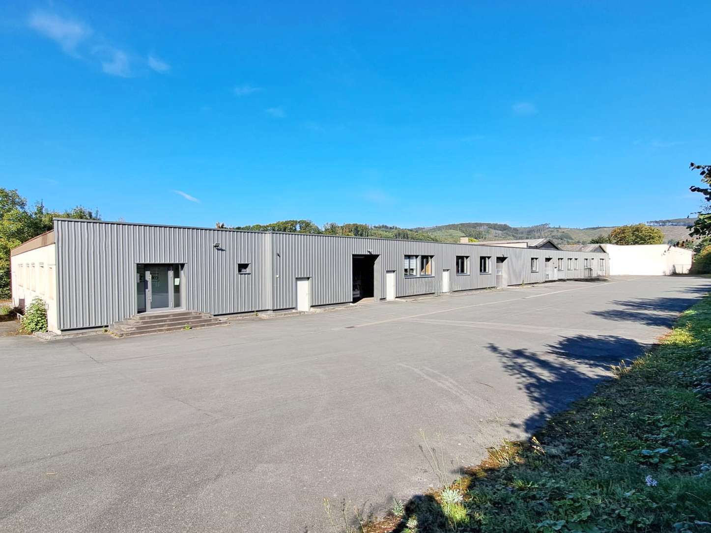Thumbnail-Halle in Arnsberg 1.513,00 € 409 m²