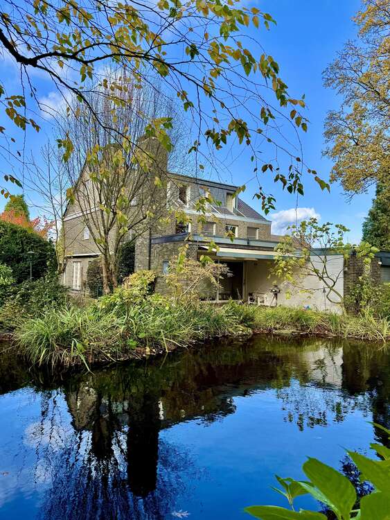 Thumbnail-Haus zum Kaufen in Krefeld 760.000,00 € 322.59 m²