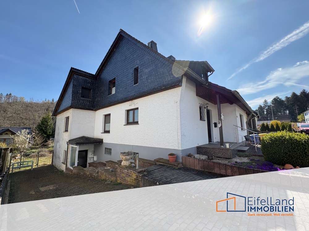 Thumbnail-Haus zum Kaufen in Hellenthal Kammerwald 225.000,00 € 274.5 m²