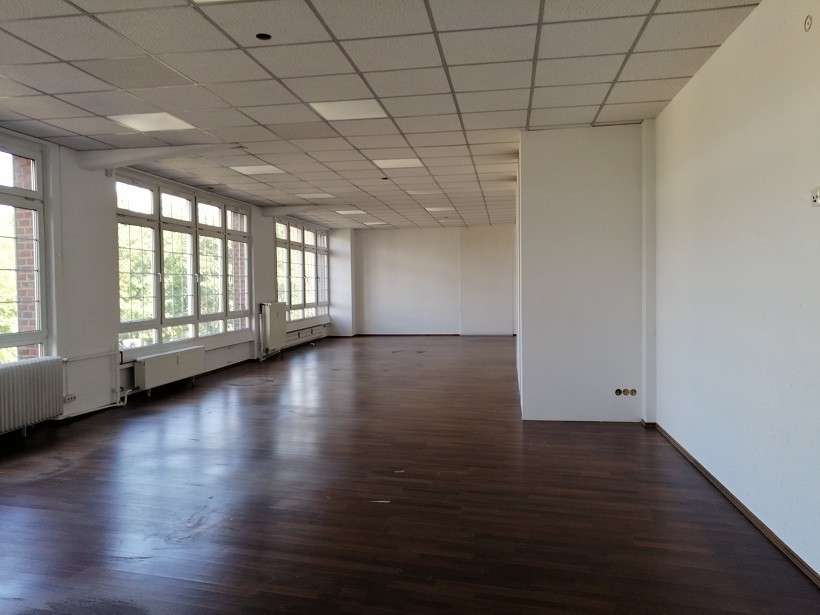 Thumbnail-Büro in Frankfurt am Main Rödelheim 2.659,50 € 197 m²