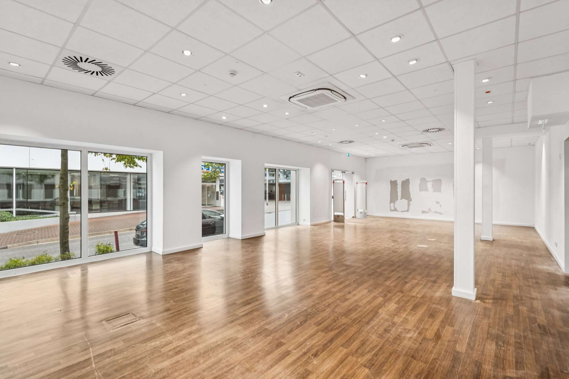 Thumbnail-Einzelhandel in Idstein 1.700,00 € 142.3 m²