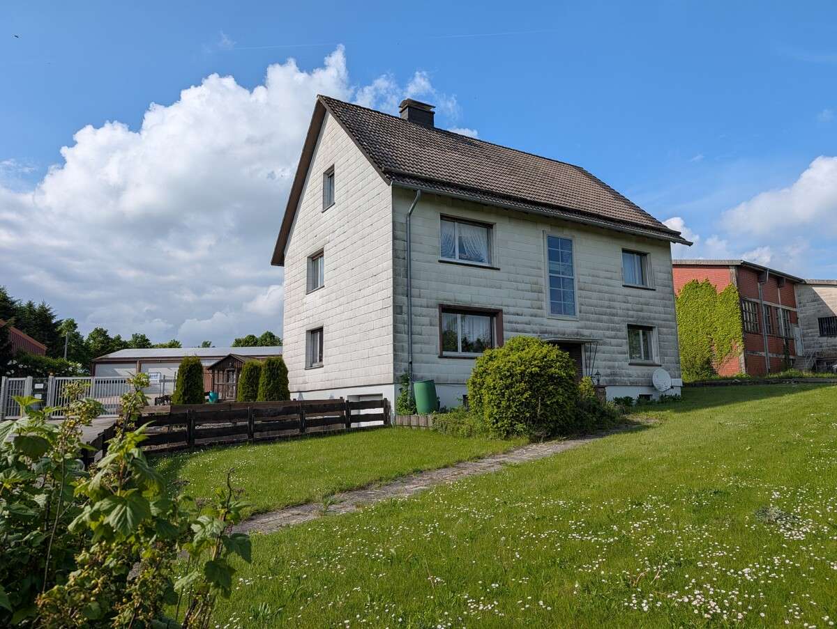 Thumbnail-Haus zum Kaufen in Rinteln Goldbeck 129.000,00 € 190 m²