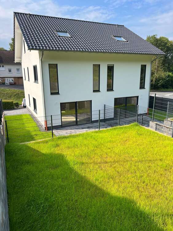Thumbnail-Haus zum Mieten in Roth 1.400,00 € 160 m²