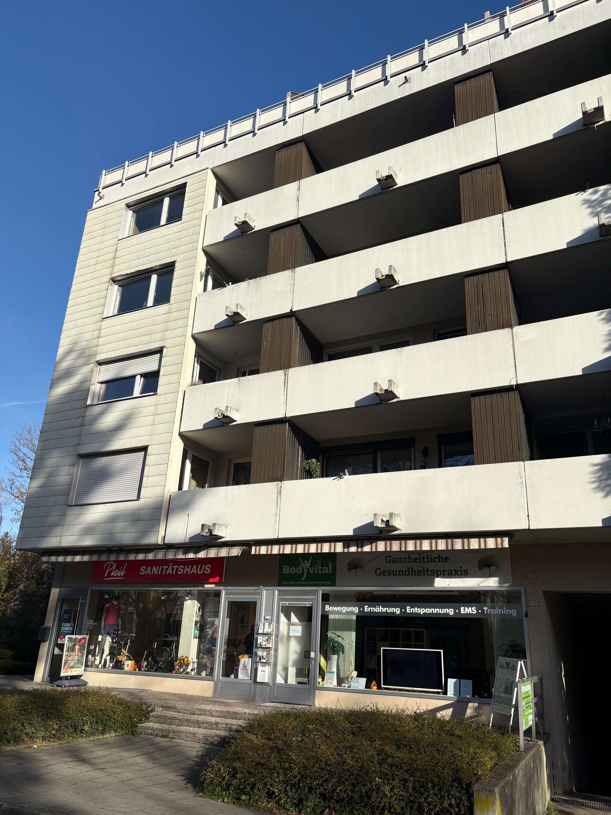 Thumbnail-Wohnung zum Kaufen in Gröbenzell 245.000,00 € 42.88 m²