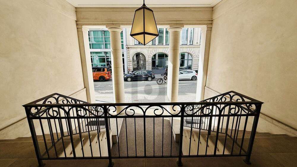 Thumbnail-Haus zum Kaufen in Berlin-Mitte 8.300.000,00 € 518 m²