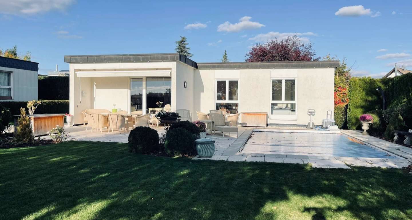 Thumbnail-Haus zum Kaufen in Herrenberg-Oberjesingen 725.000,00 € 156 m²