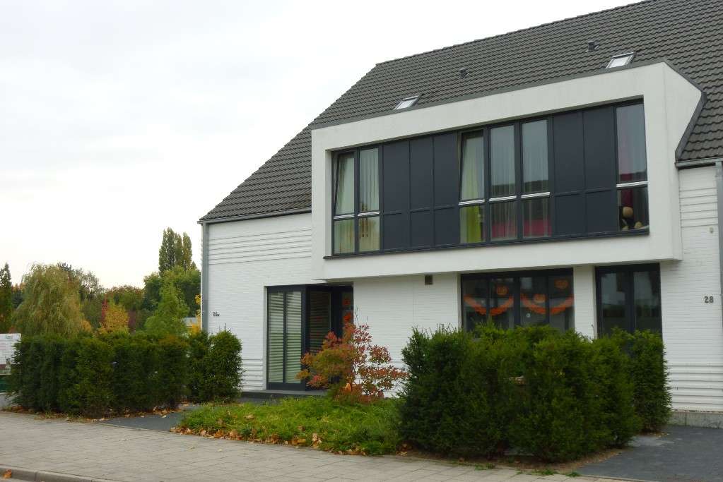 Thumbnail-Haus zum Mieten in Düsseldorf 3.600,00 € 205 m²