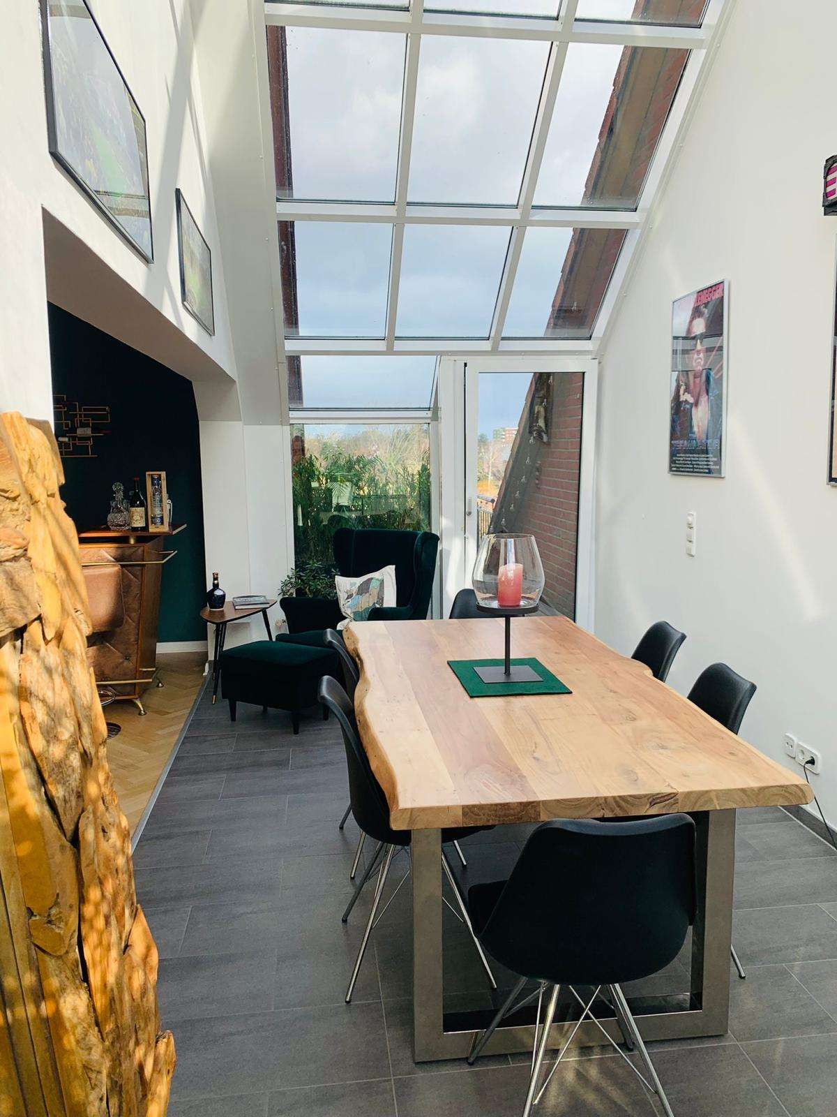 Thumbnail-Wohnung zum Mieten in Laatzen 2.100,00 € 220 m²