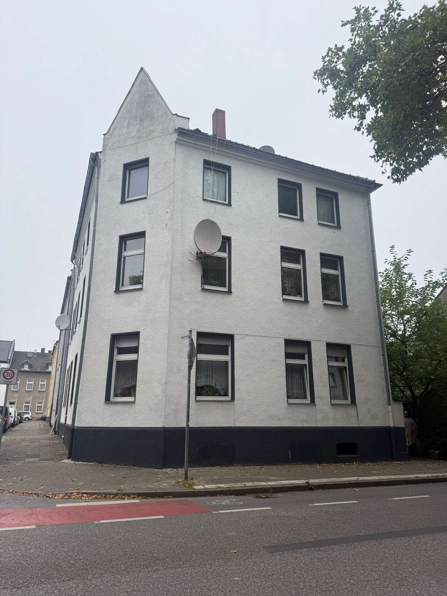 Thumbnail-Wohnung zum Kaufen in Gelsenkirchen Resse 115.000,00 € 121 m²