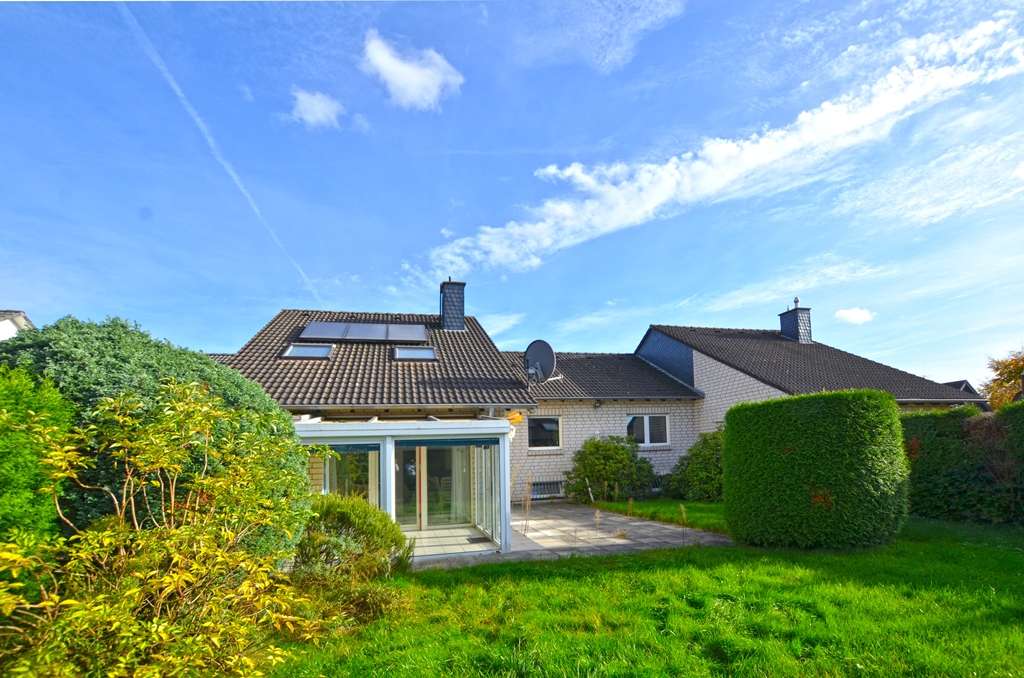 Thumbnail-Haus zum Kaufen in Langenfeld (Rheinland) 695.000,00 € 183 m²