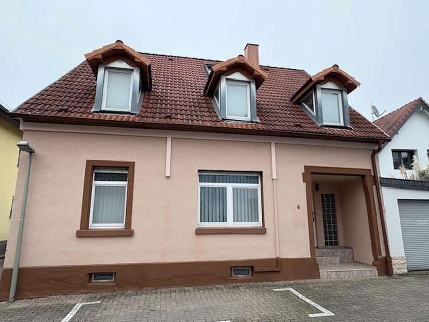 Thumbnail-Haus zum Kaufen in Karlsruhe 585.000,00 € 157 m²