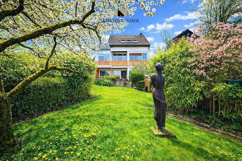 Thumbnail-Haus zum Kaufen in Niedernhausen Oberjosbach 555.000,00 € 258 m²