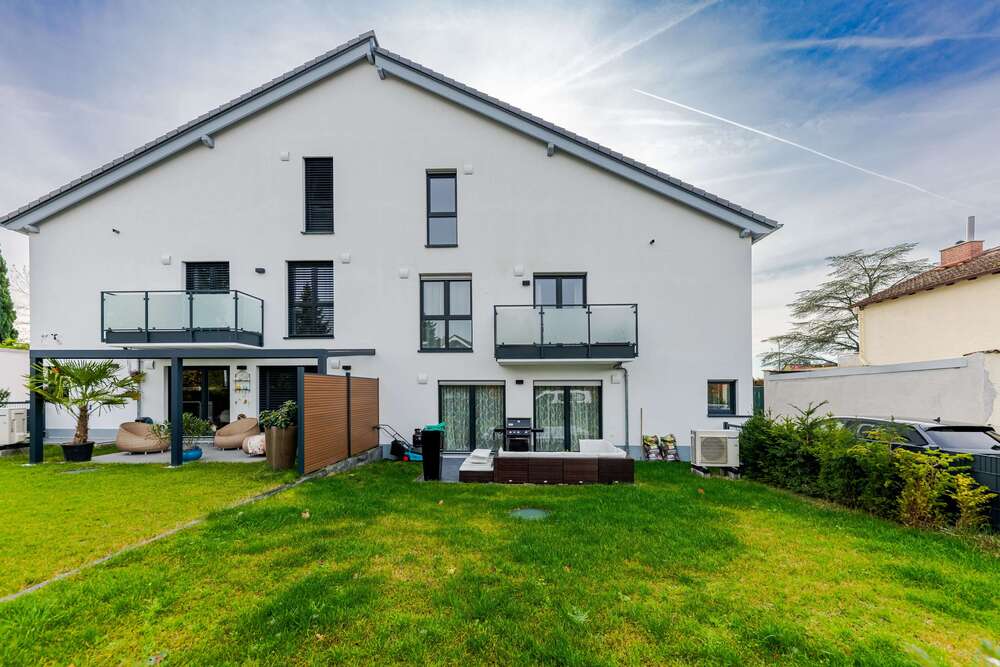 Thumbnail-Haus zum Kaufen in Schwalbach 1.399.000,00 € 182 m²