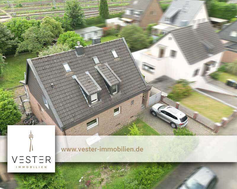 Thumbnail-Haus zum Kaufen in Düsseldorf 839.000,00 € 226 m²