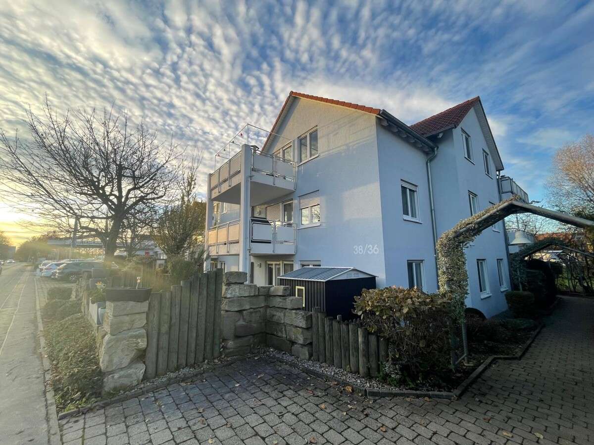 Thumbnail-Wohnung zum Kaufen in Weil im Schönbuch 299.000,00 € 77 m²