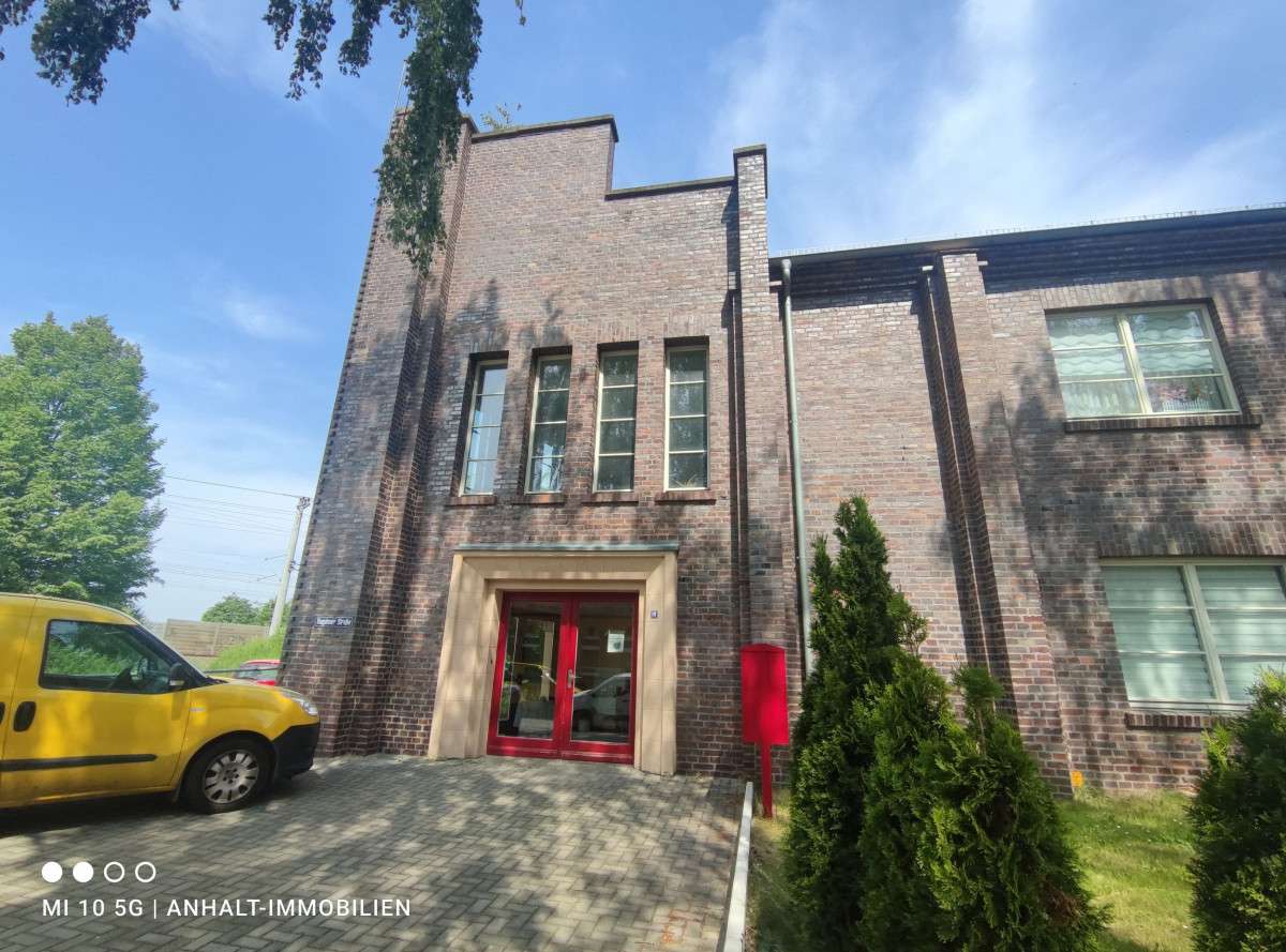 Thumbnail-Wohnung zum Mieten in Bitterfeld 255,00 € 30 m²