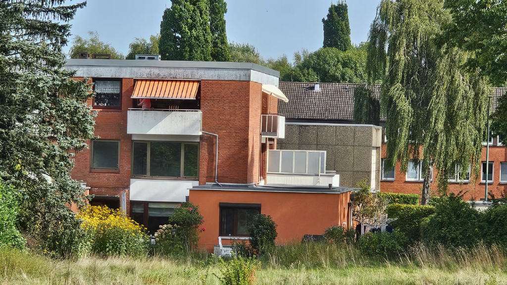 Thumbnail-Wohnung zum Kaufen in Pinneberg 220.000,00 € 82 m²