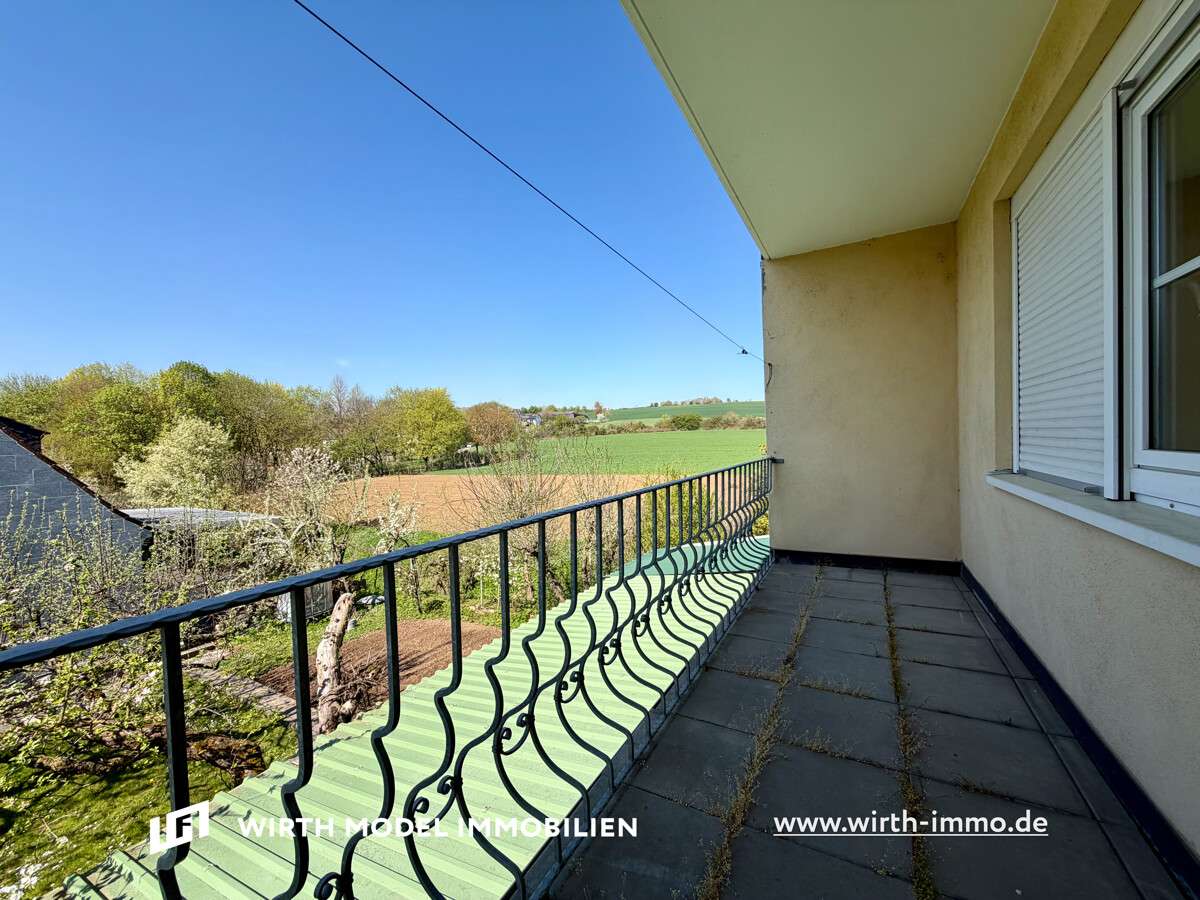 Thumbnail-Wohnung zum Kaufen in Würzburg Versbach 249.000,00 € 82 m²