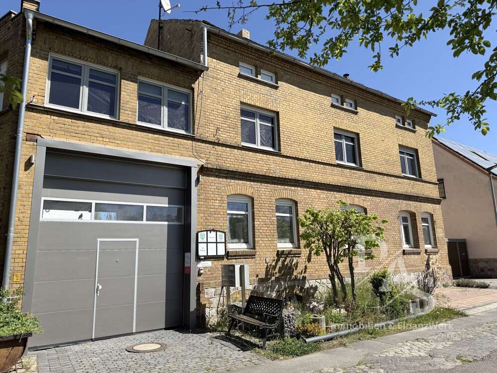 Thumbnail-Haus zum Kaufen in Landsberg Spickendorf 229.000,00 € 350 m²