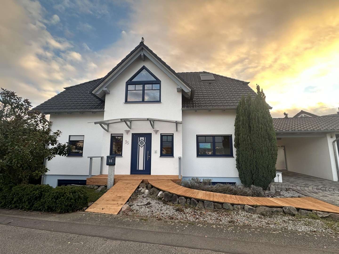 Thumbnail-Haus zum Kaufen in St.Leon-Rot 1.050.000,00 € 310 m²