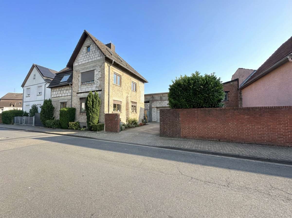 Thumbnail-Haus zum Kaufen in Mörfelden-Walldorf 1.500.000,00 € 150 m²