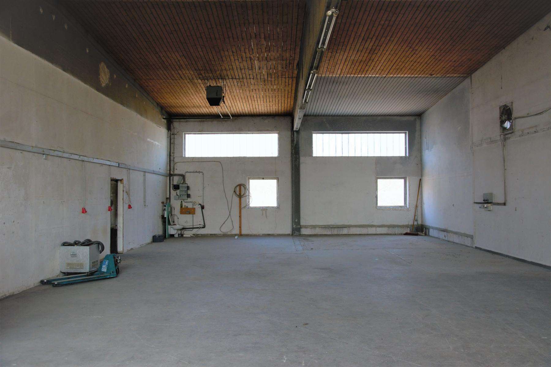 Thumbnail-Halle in Freiburg 2.350,00 € 300 m²