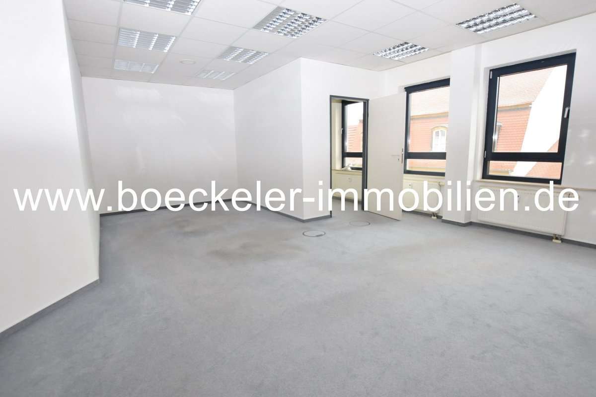 Thumbnail-Büro in Naumburg 250,00 € 32.09 m²