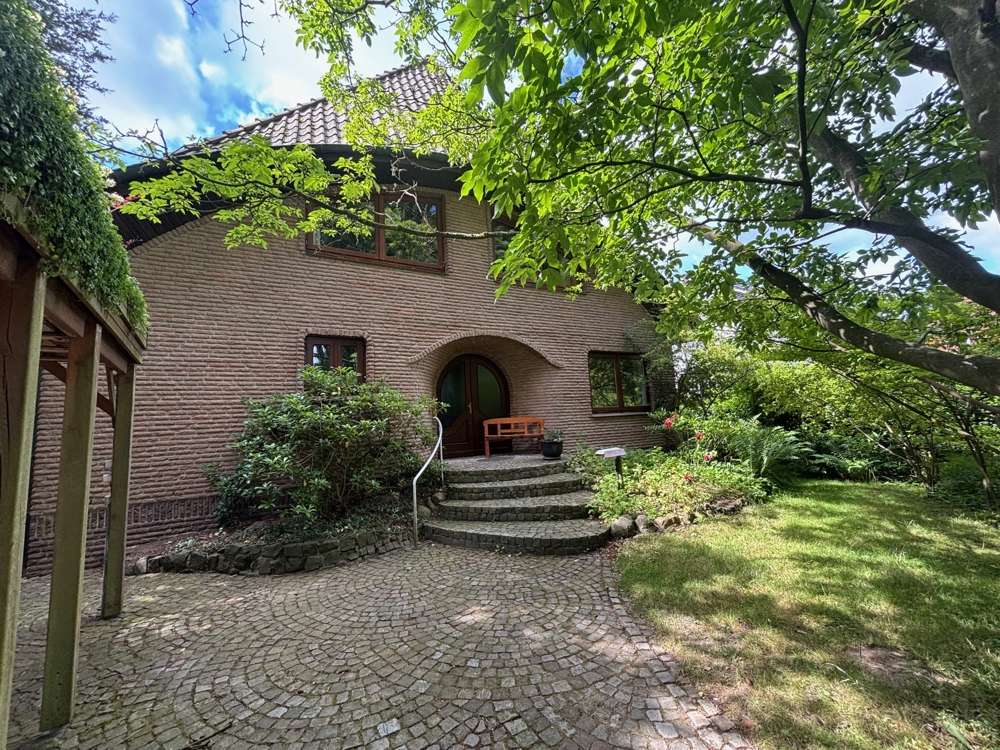 Thumbnail-Haus zum Kaufen in Hamburg Lemsahl-Mellingstedt 895.000,00 € 220 m²