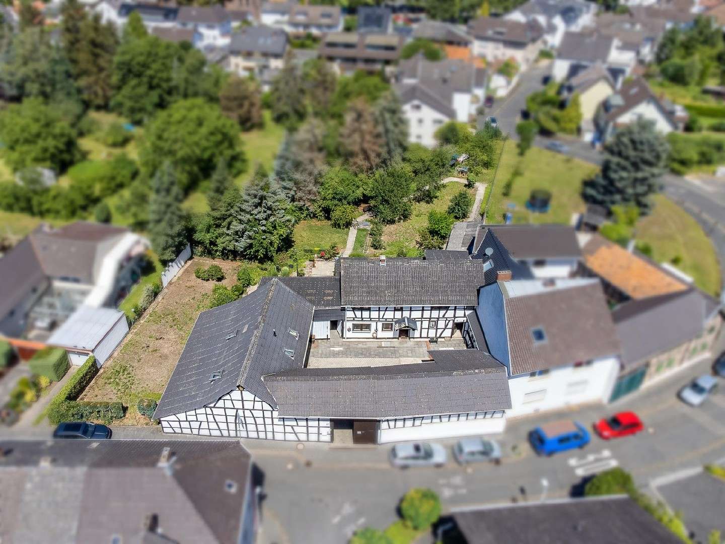 Thumbnail-Haus zum Kaufen in Bonn 1.250.000,00 € 232 m²