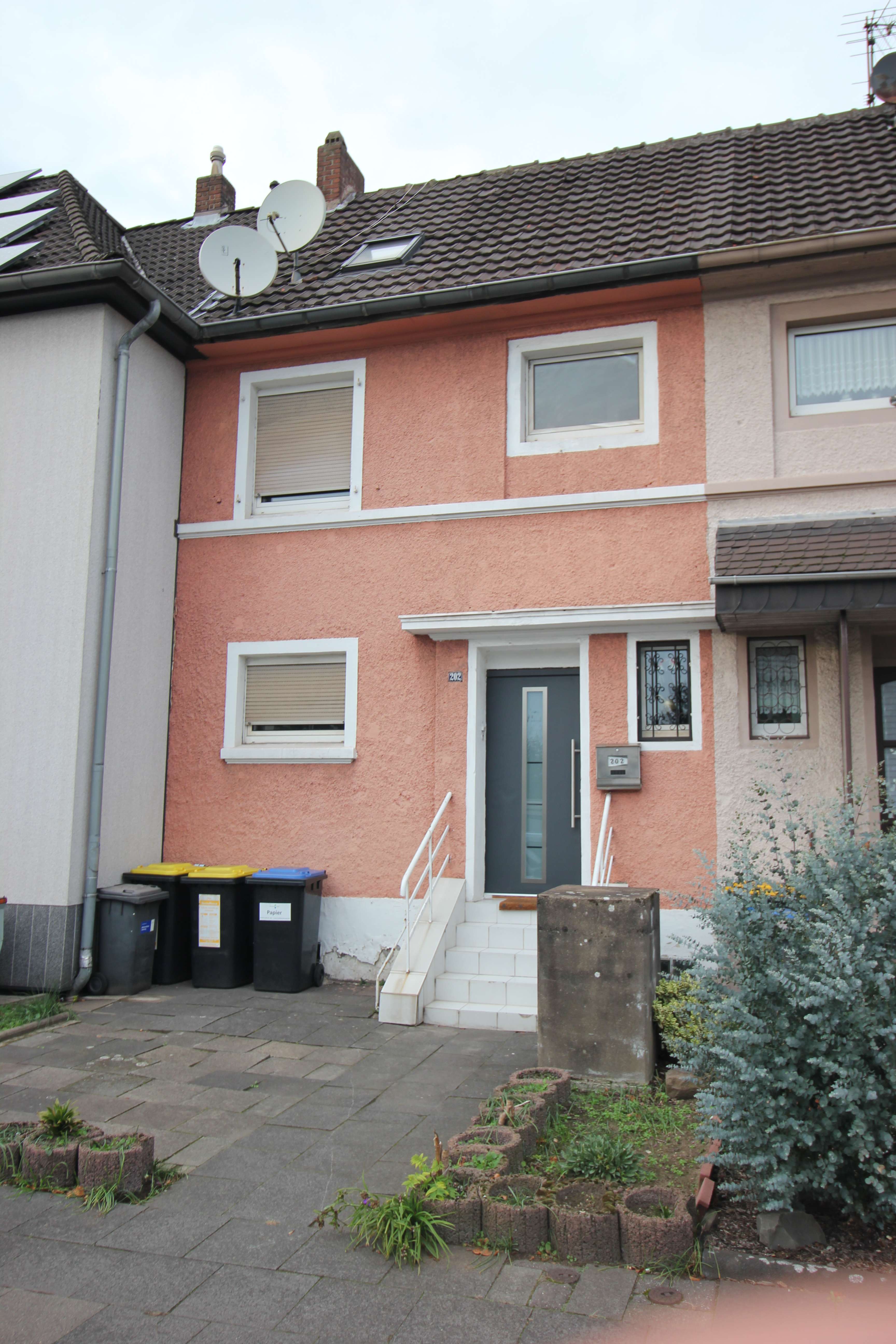 Thumbnail-Haus zum Kaufen in Duisburg 210.000,00 € 103 m²